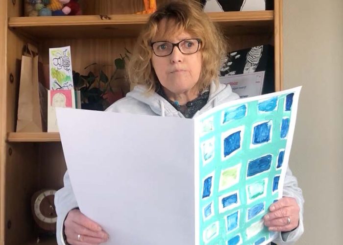 Patricia leest haar nieuwjaarsbrief voor Minister Crevits